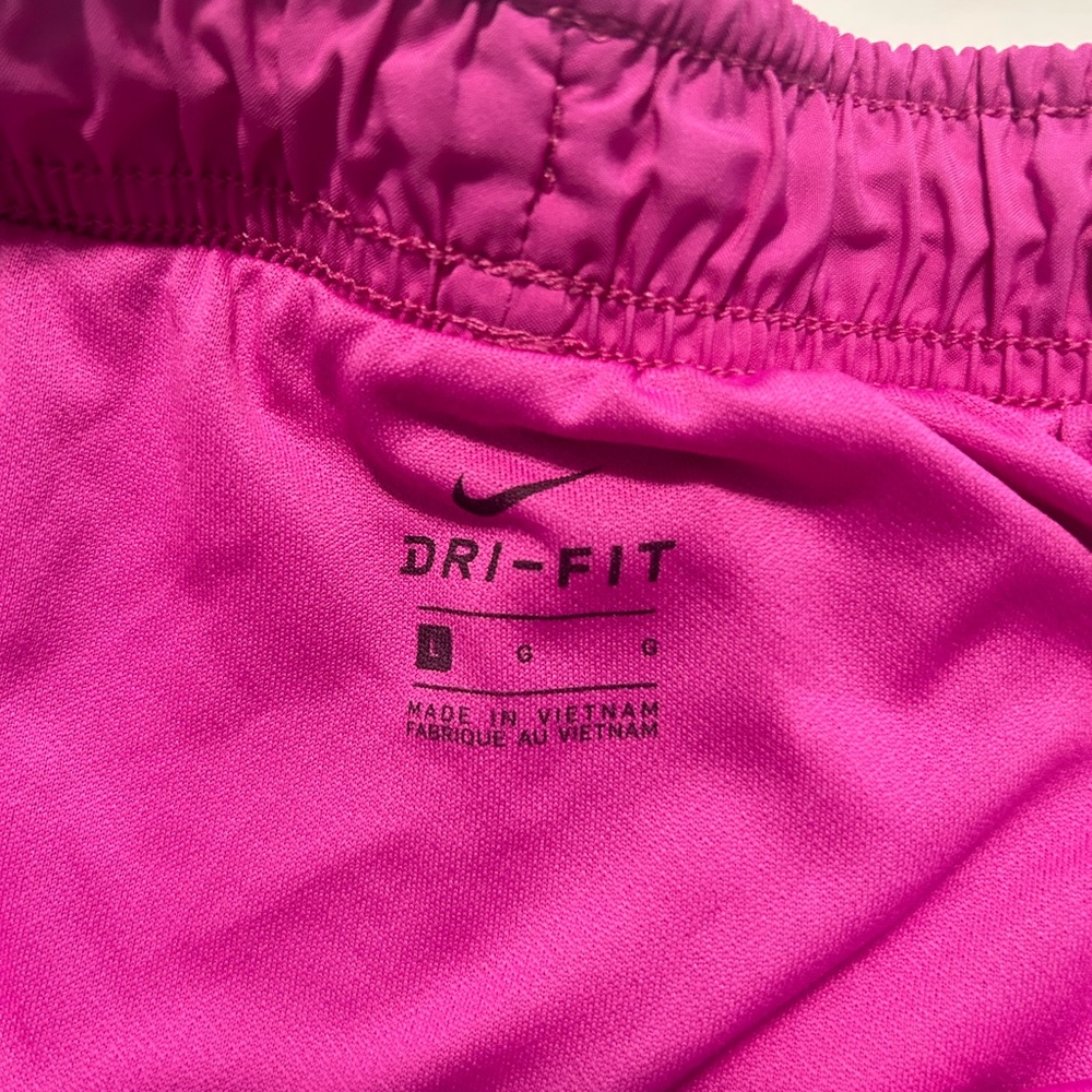 Nike woman’s shorts size L - Picture 4 of 5